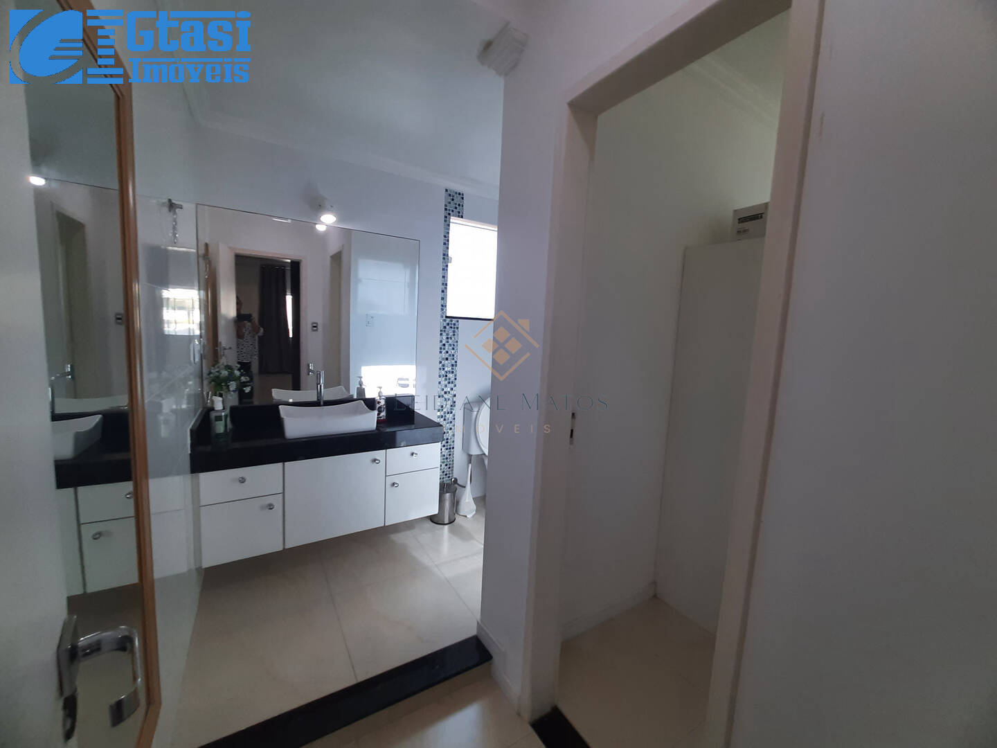 Casa à venda com 3 quartos, 300m² - Foto 30