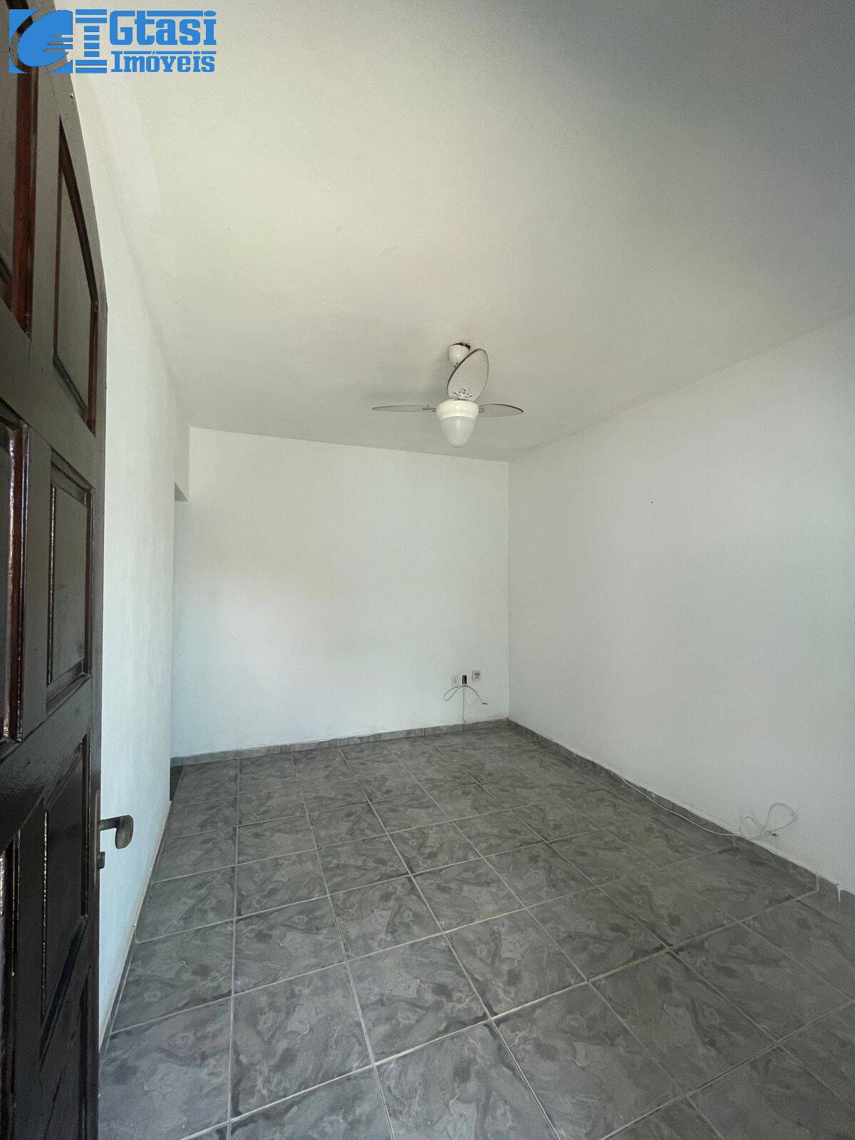 Casa para alugar com 2 quartos, 97m² - Foto 12